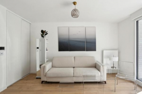 Chic et minimaliste studio Batignolle/Montmartre by Weekome